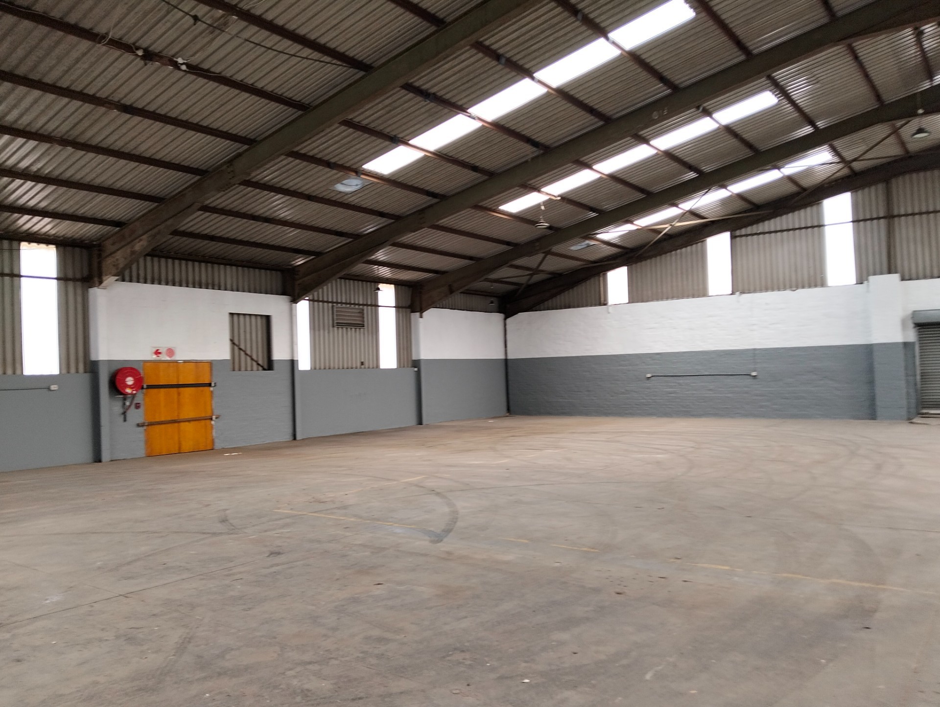 Warehouse To Rent in Glen Anil, Durban North, KwaZulu Natal