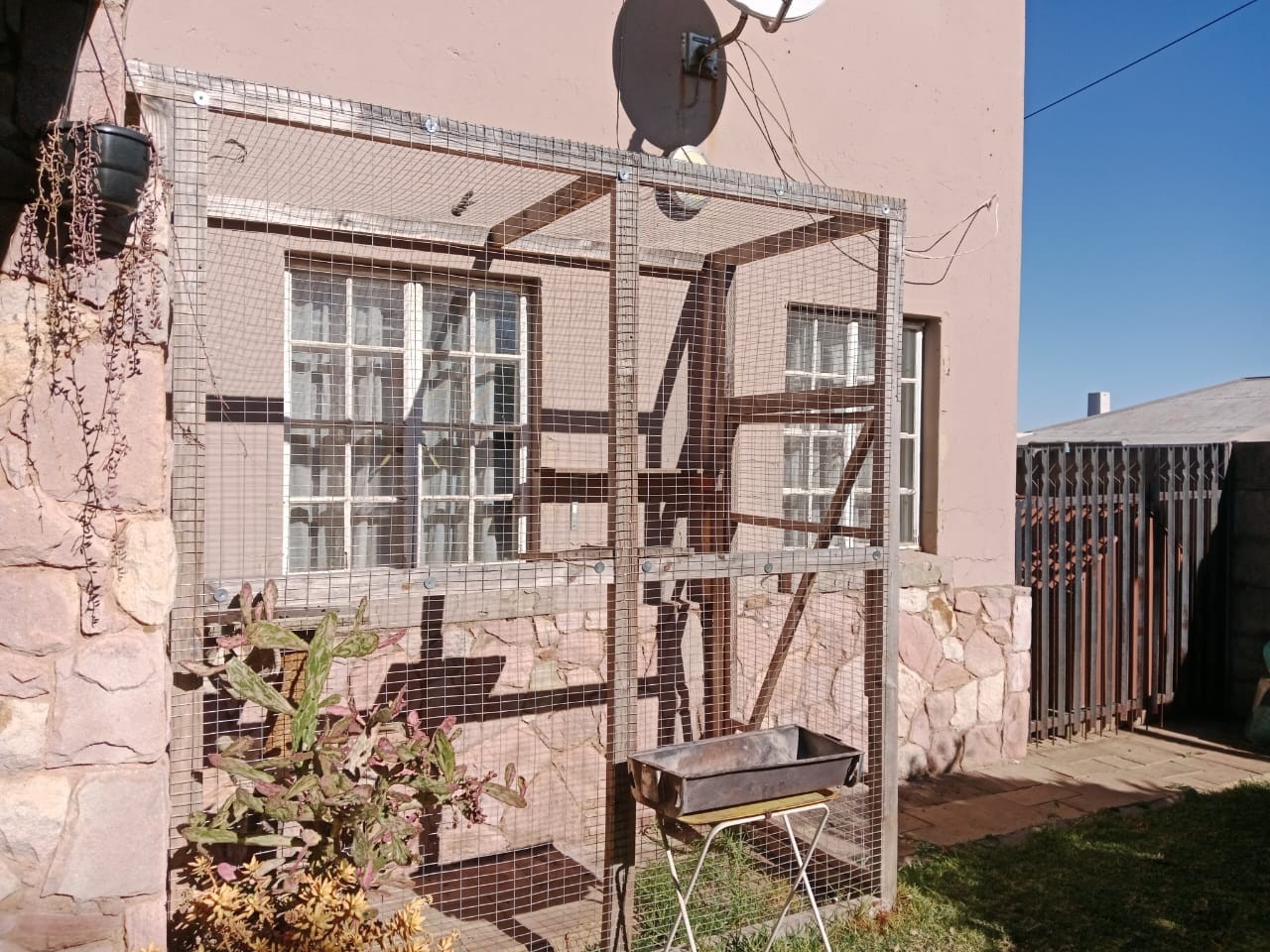 Four bedroom house to let