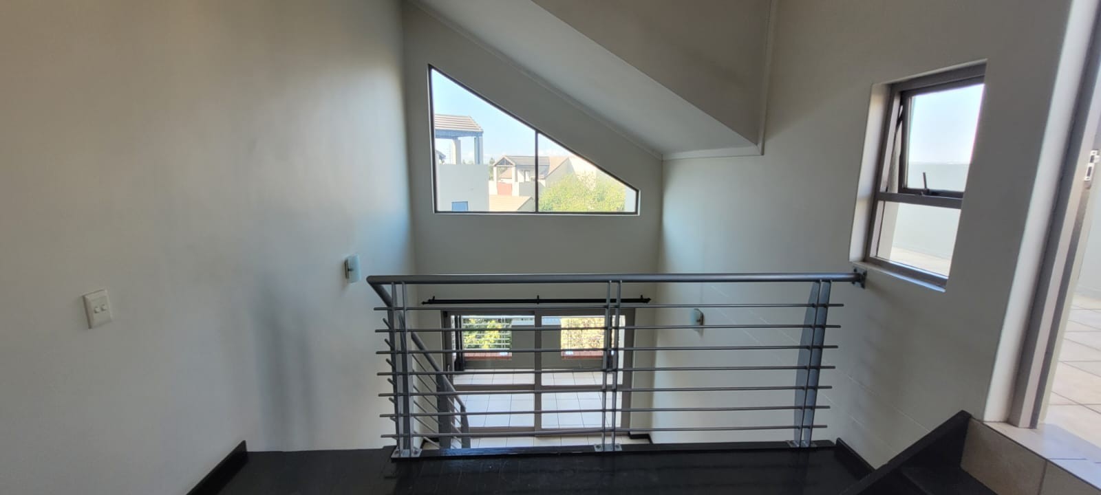 Apartment To Rent in Lonehill, Sandton