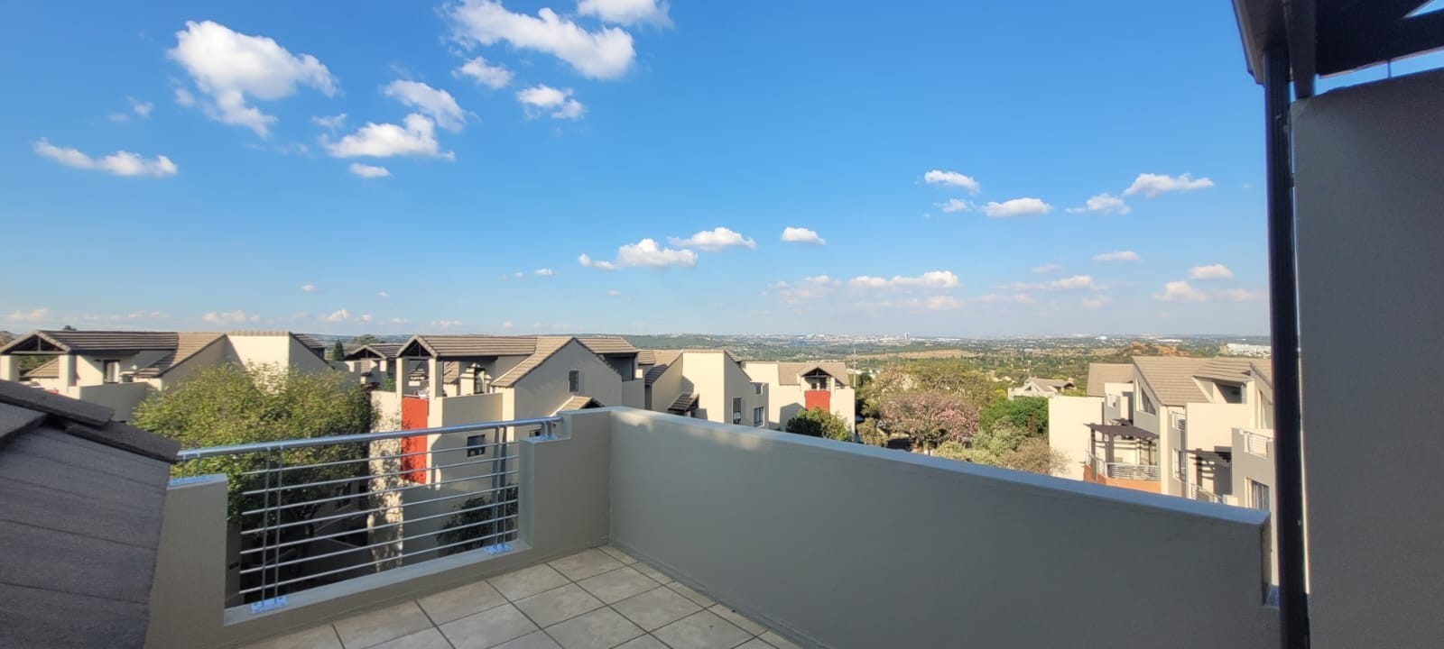 Apartment To Rent in Lonehill, Sandton