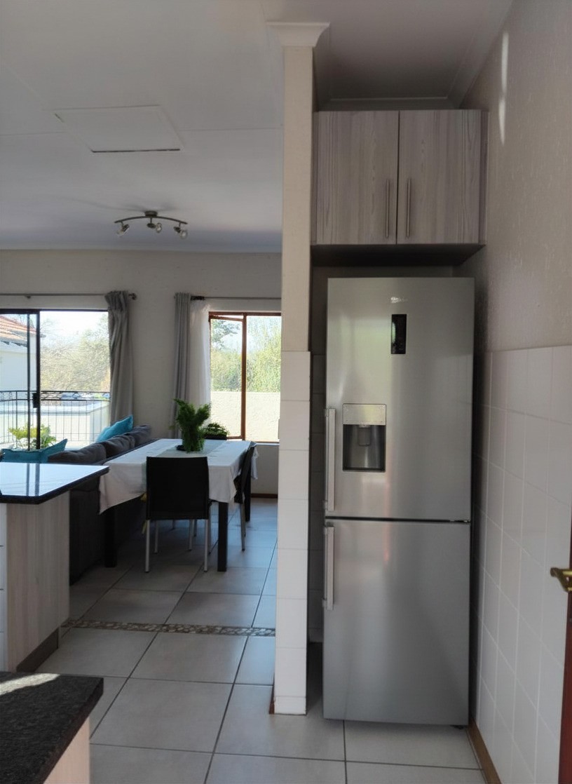 Modern 2-Bedroom, 1 Full Bathroom Upstairs Apartment for Sale in Lonehill