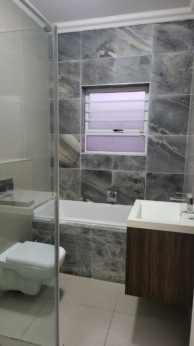 Family Home in Sandown Blouberg