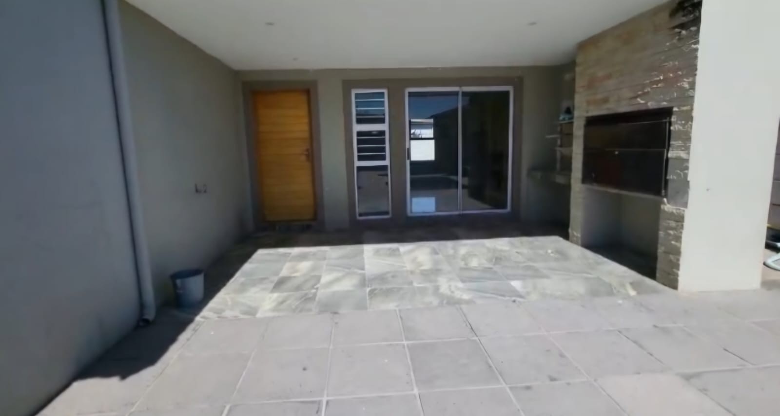 Family Home in Sandown Blouberg