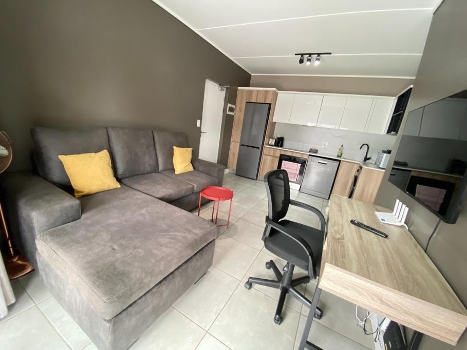 Apartment To Rent in Waterfall, Midrand