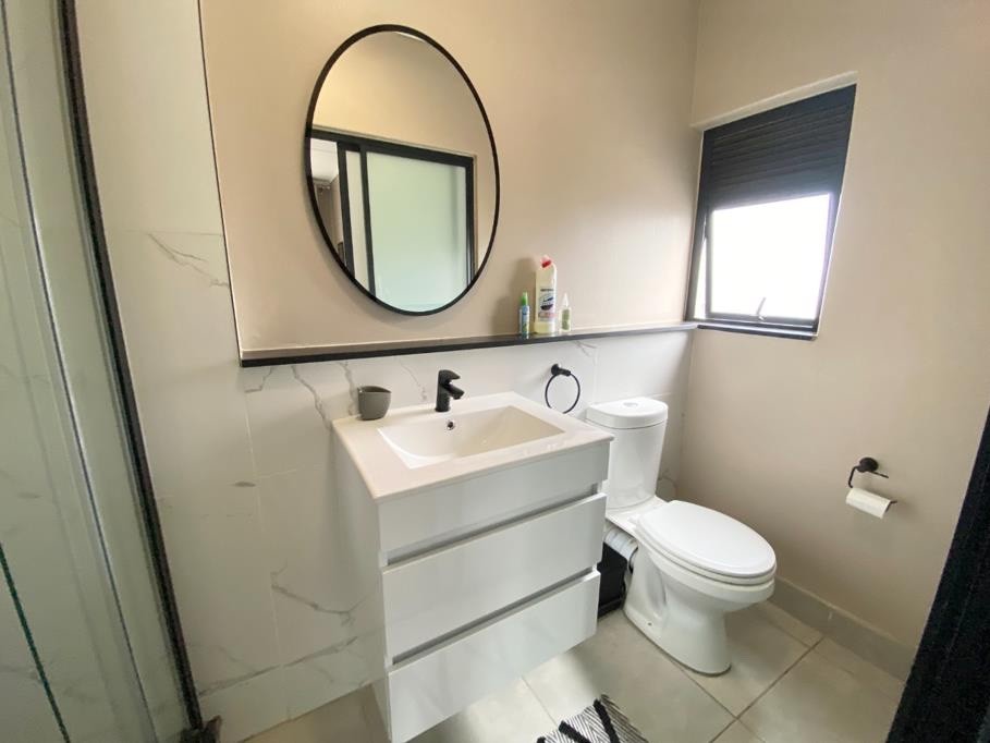Apartment To Rent in Waterfall, Midrand