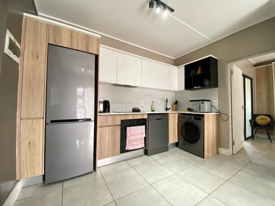 Apartment To Rent in Waterfall, Midrand
