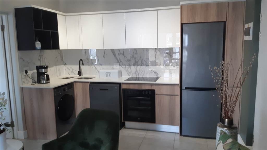 Apartment To Rent in Waterfall, Midrand