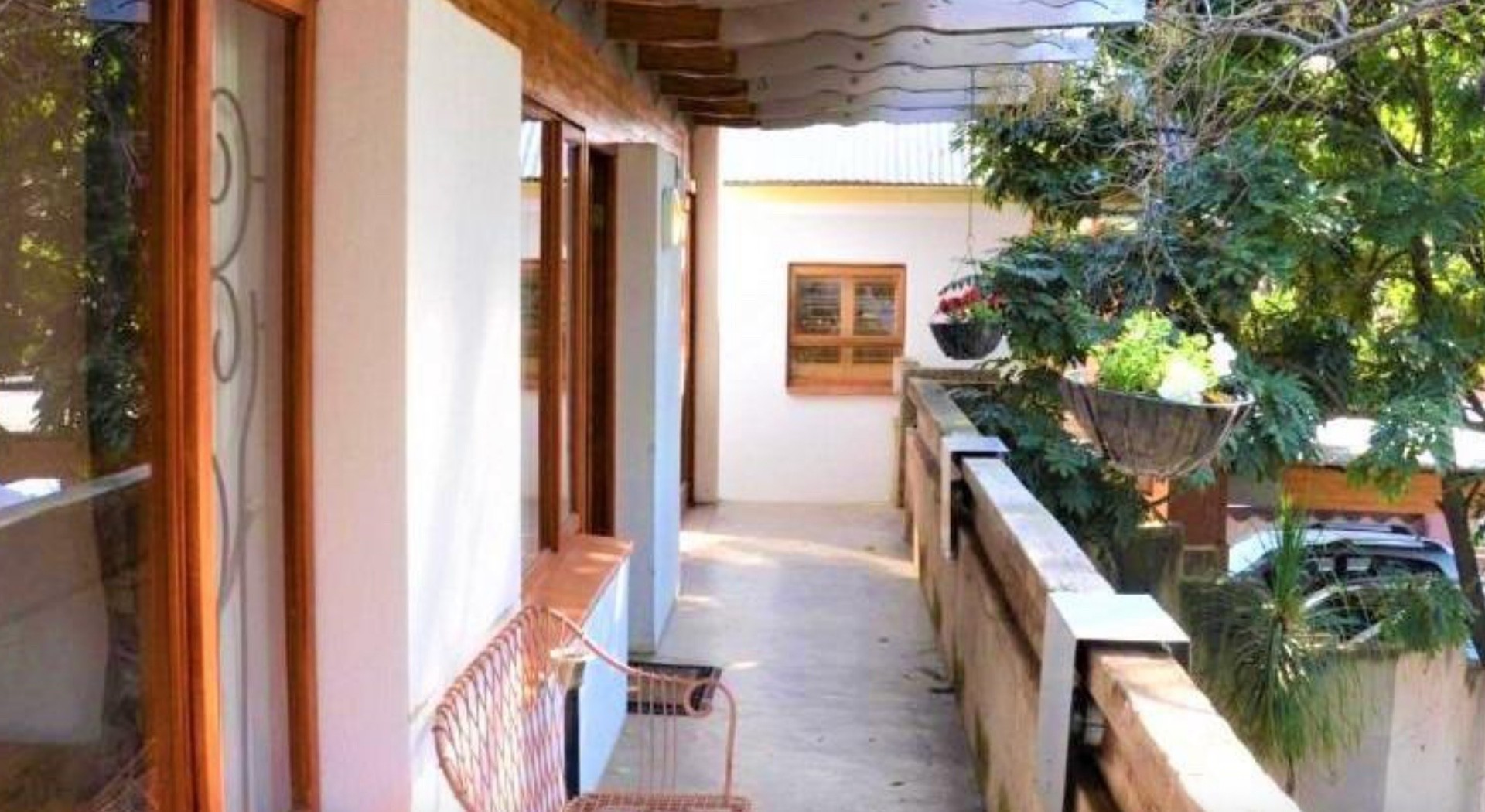 Delux Guesthouse And Investment Opportunity - Prime Pretoria Location (Close to HPC And TUKS)