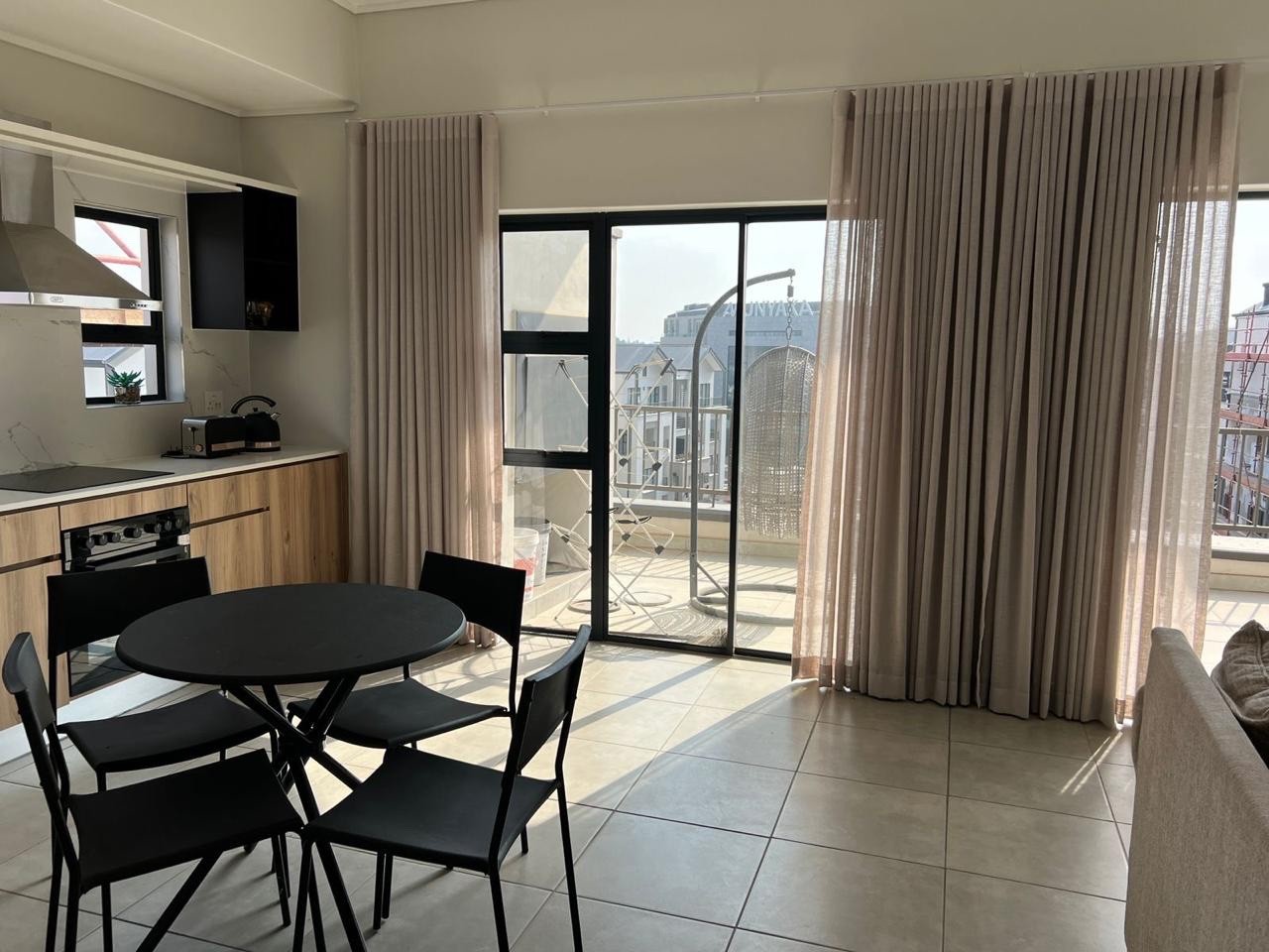 Apartment For Sale in Waterfall, Midrand