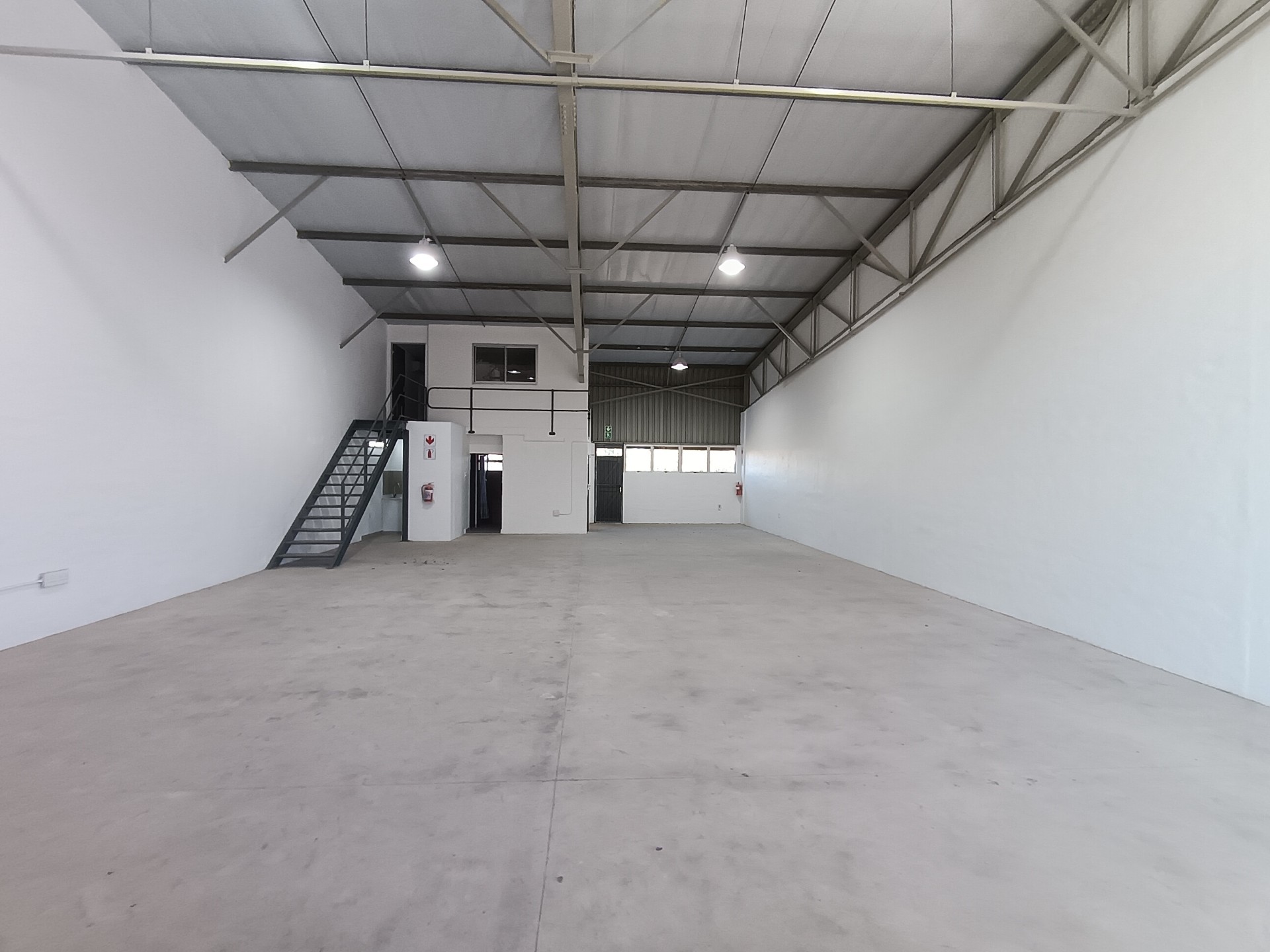 216m² Warehouse To Let | Greystone Industrial Park | Glen Anil