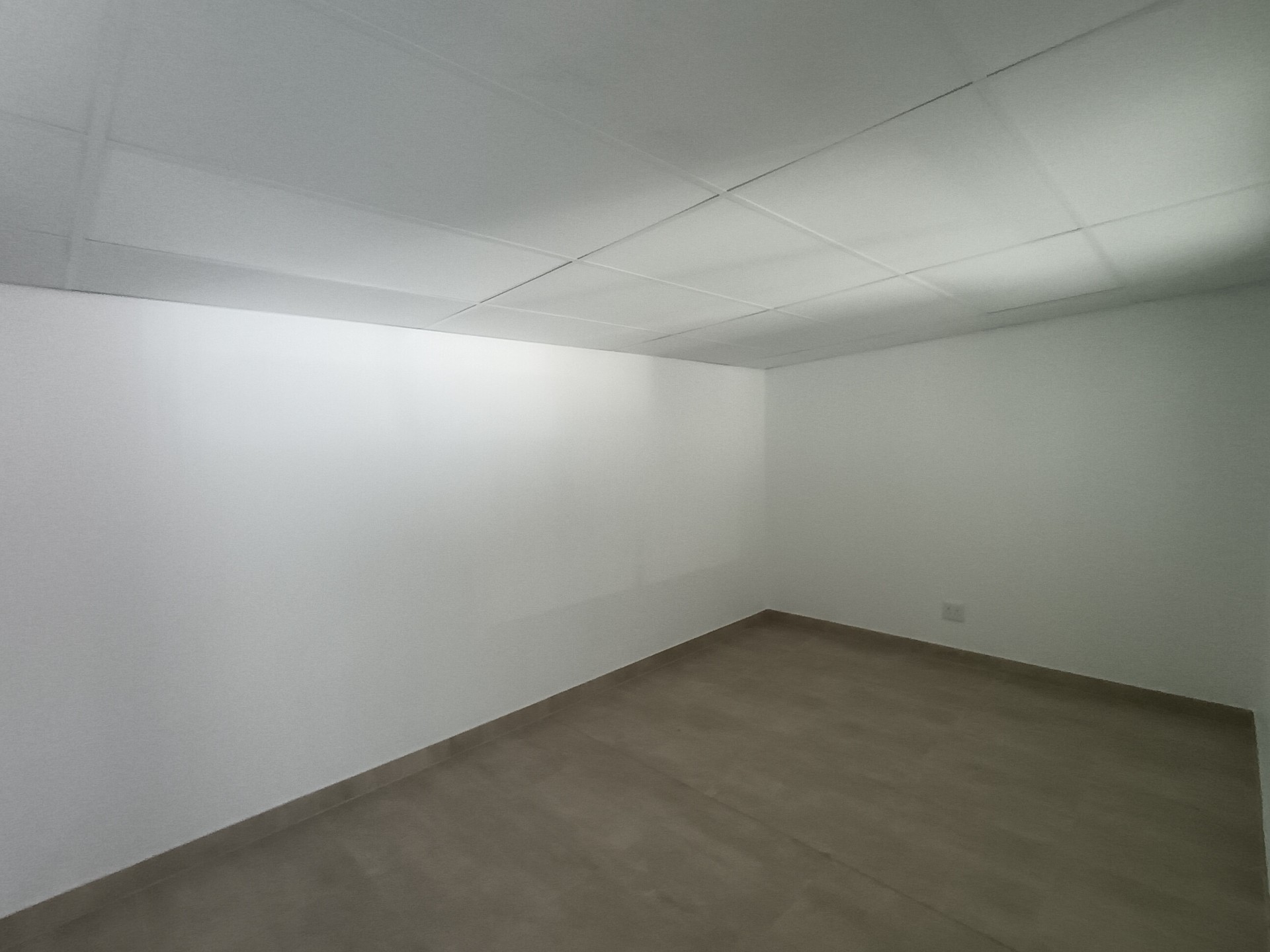 Warehouse for rent in Glen Anil, Durban North, KwaZulu Natal, 215 m²