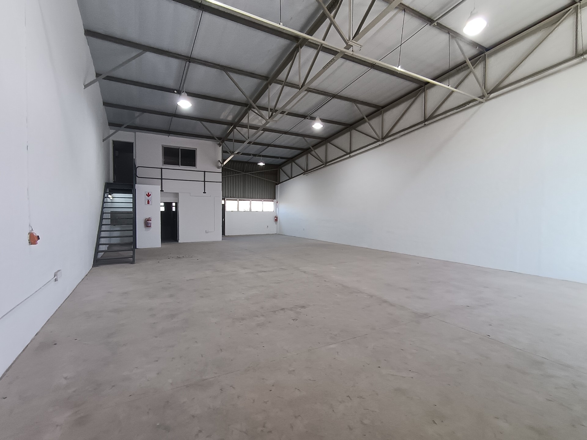 216m² Warehouse To Let | Greystone Industrial Park | Glen Anil