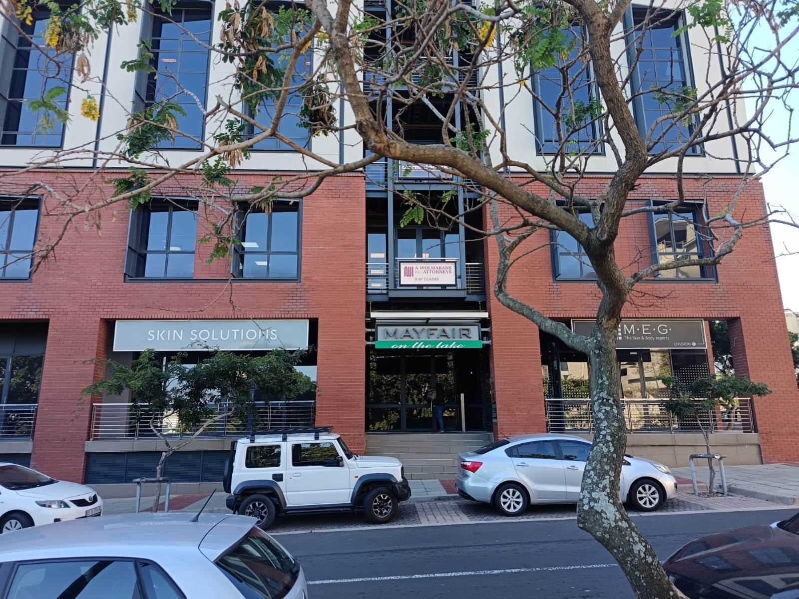 135.54m² Ground Floor Retail Space To Let | Mayfair on the Lake