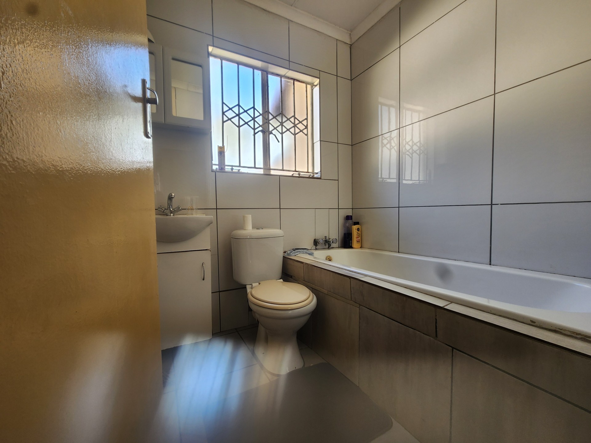 Townhouse For Sale in Country View, Midrand
