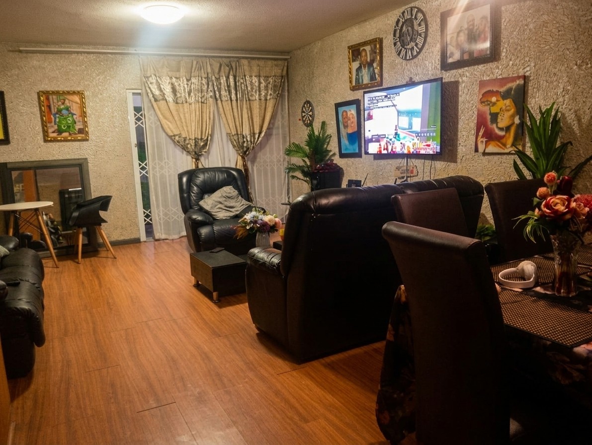 Spacious 3 Bedroom Double-Storey Apartment with Investment Potential in Amalinda North