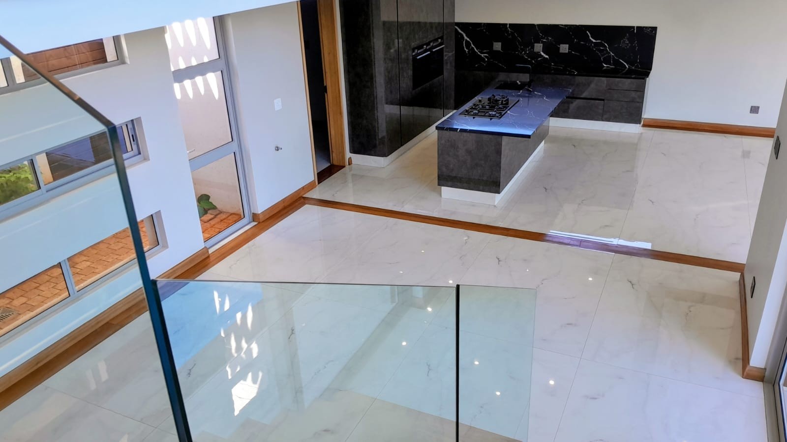 EXCLUSIVE HOME IN ZIMBALI LAKES