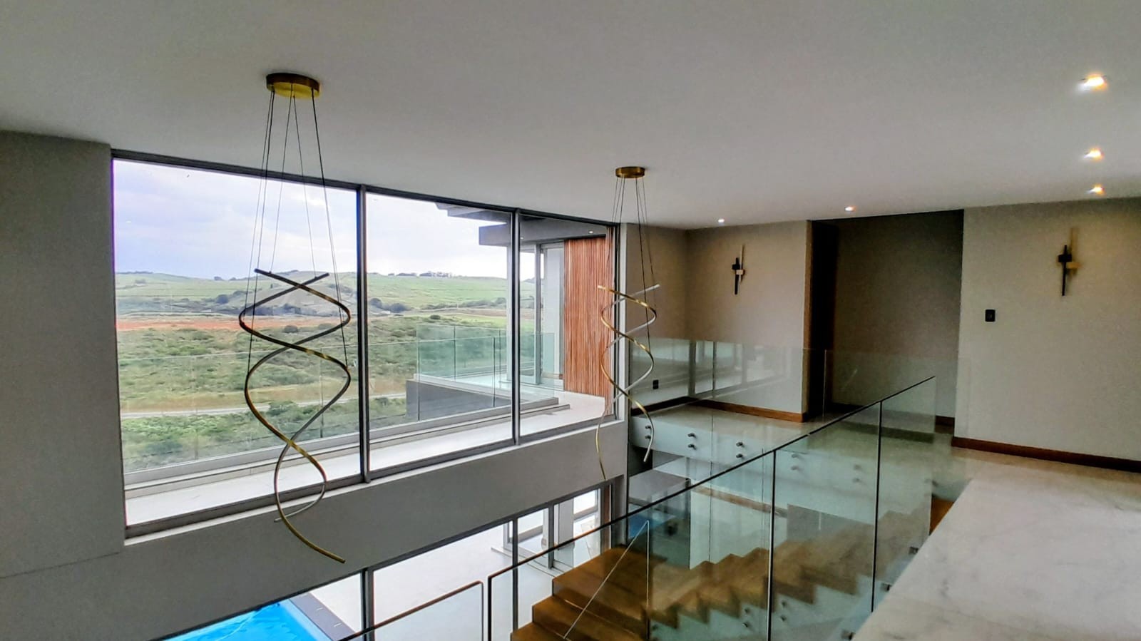 EXCLUSIVE HOME IN ZIMBALI LAKES