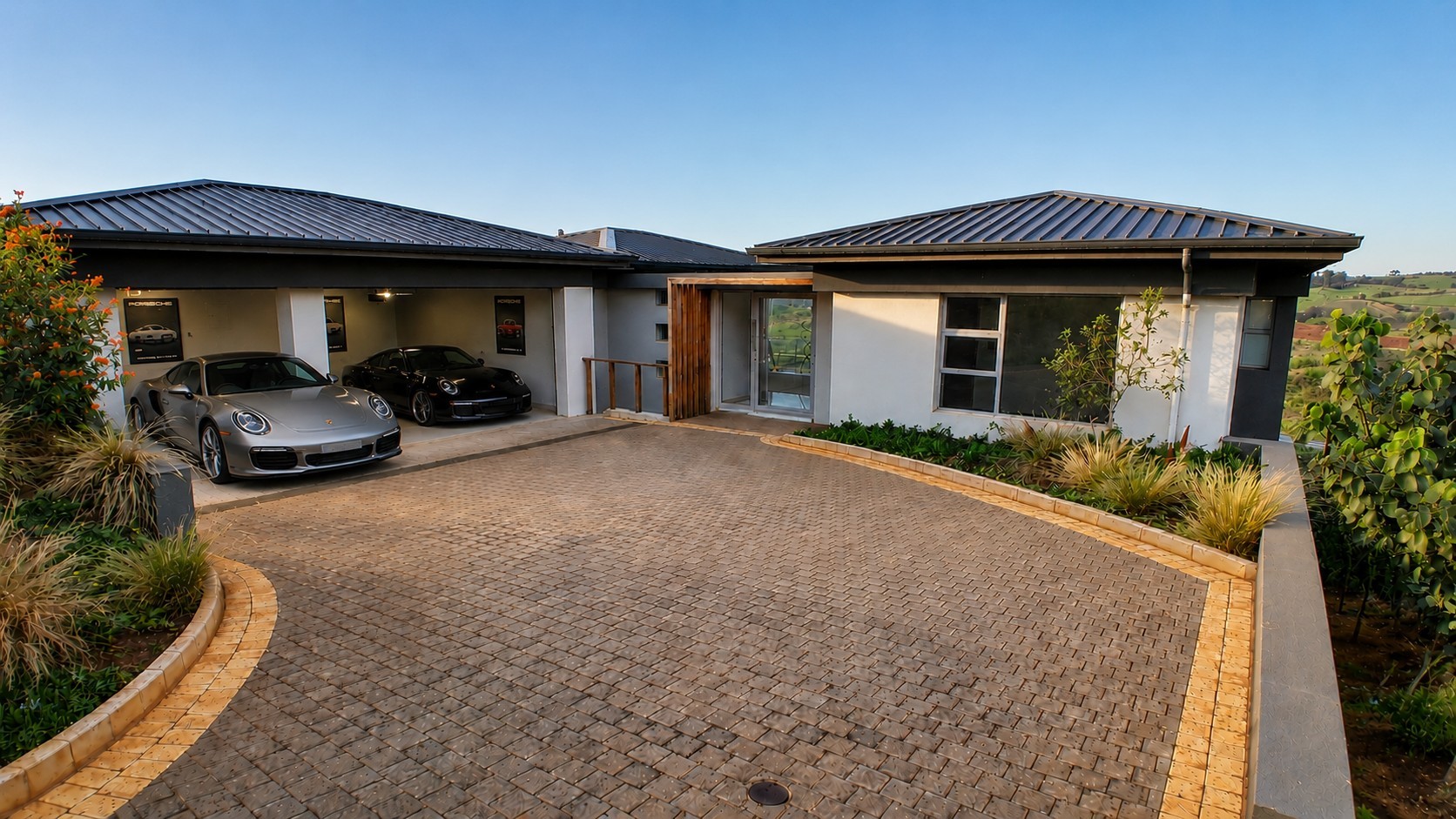 EXCLUSIVE HOME IN ZIMBALI LAKES