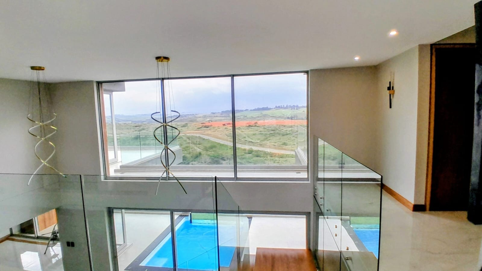 EXCLUSIVE HOME IN ZIMBALI LAKES