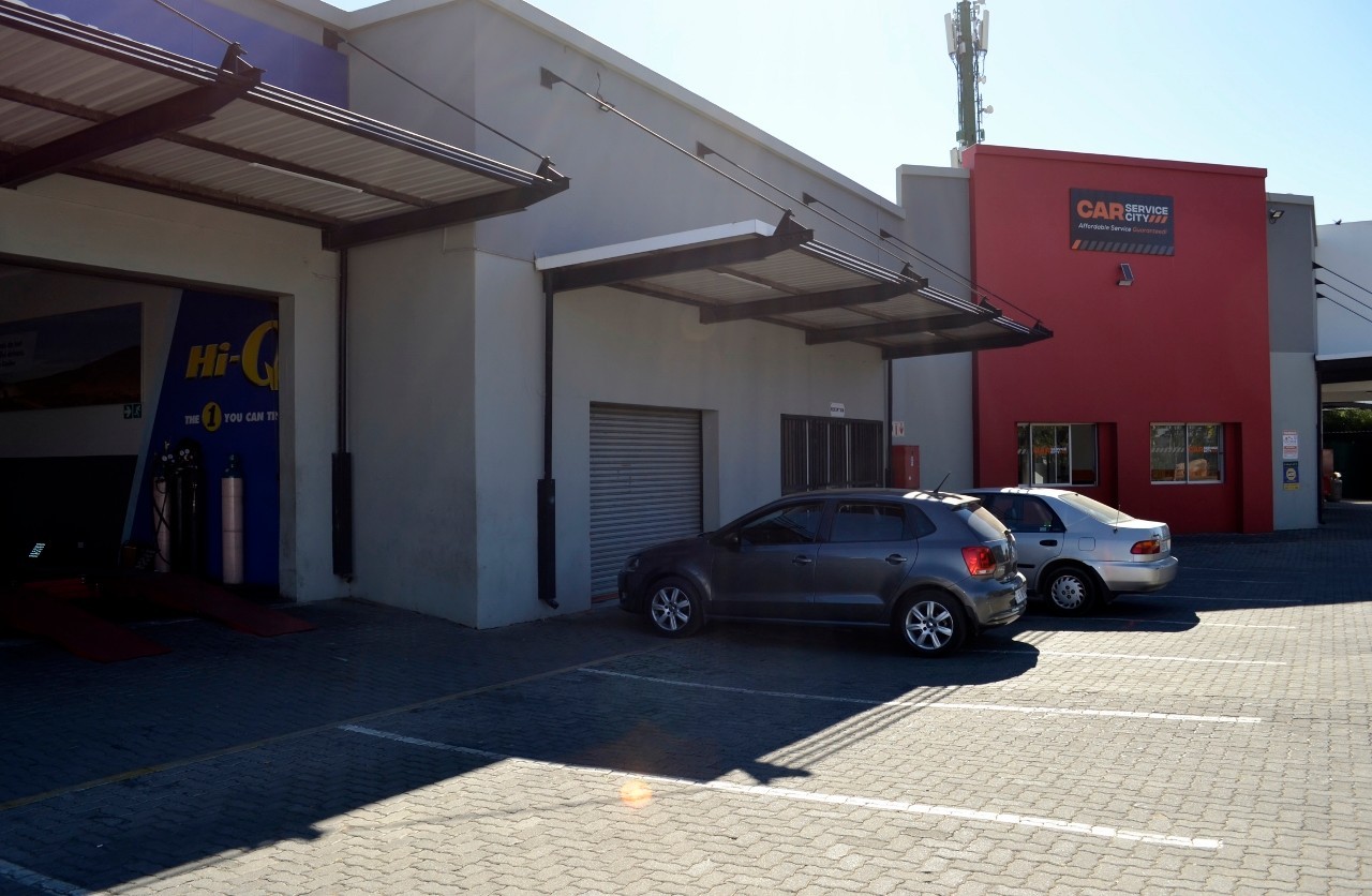 MINI UNIT, 150 SQM AT R 13 500 PM, IN MULTI TENANTED RETAIL OUTLET ON BUSY WITKKOPEN RD BLOUBOSRAND