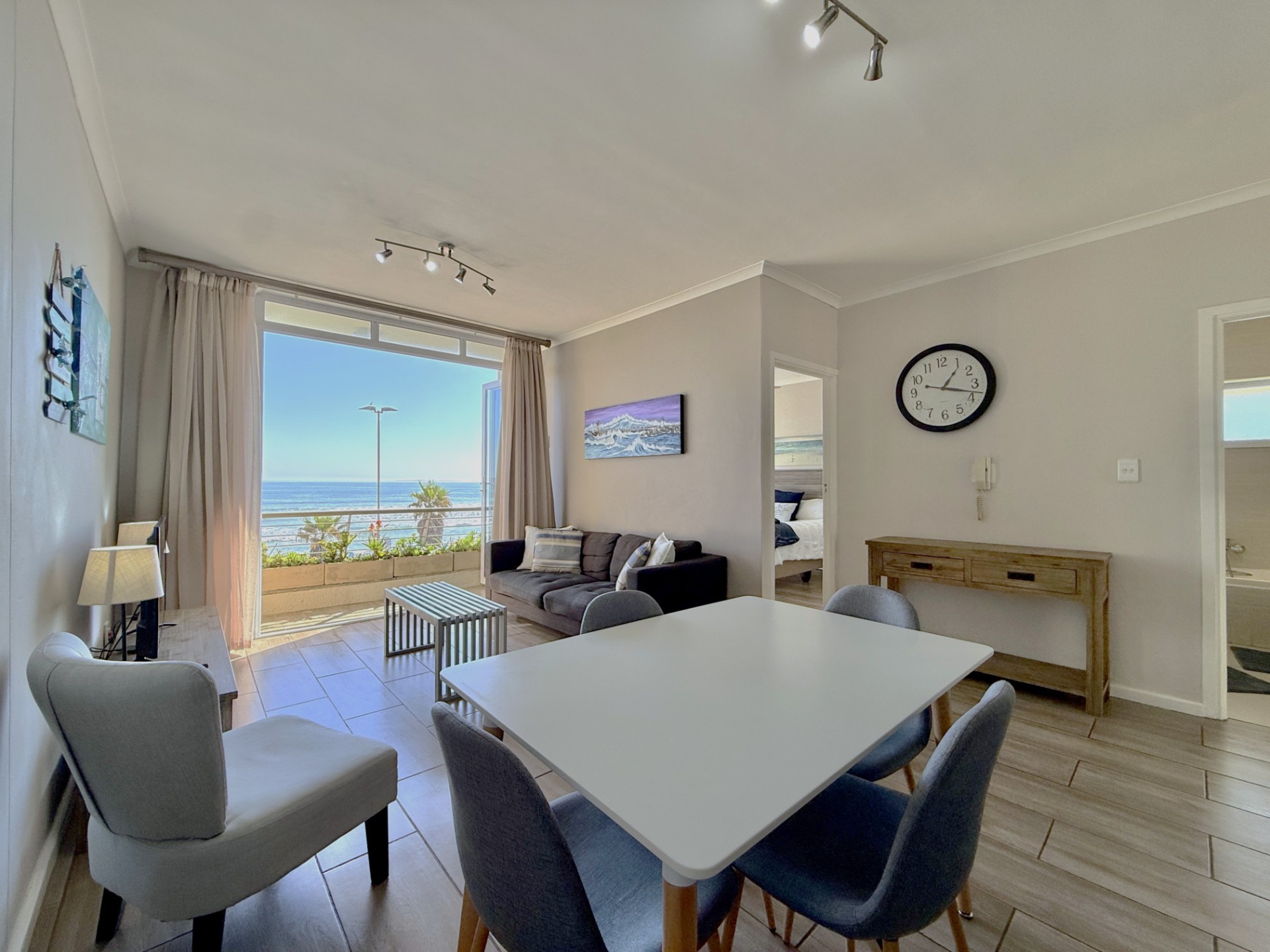 Apartment For Sale in Lagoon Beach, Milnerton