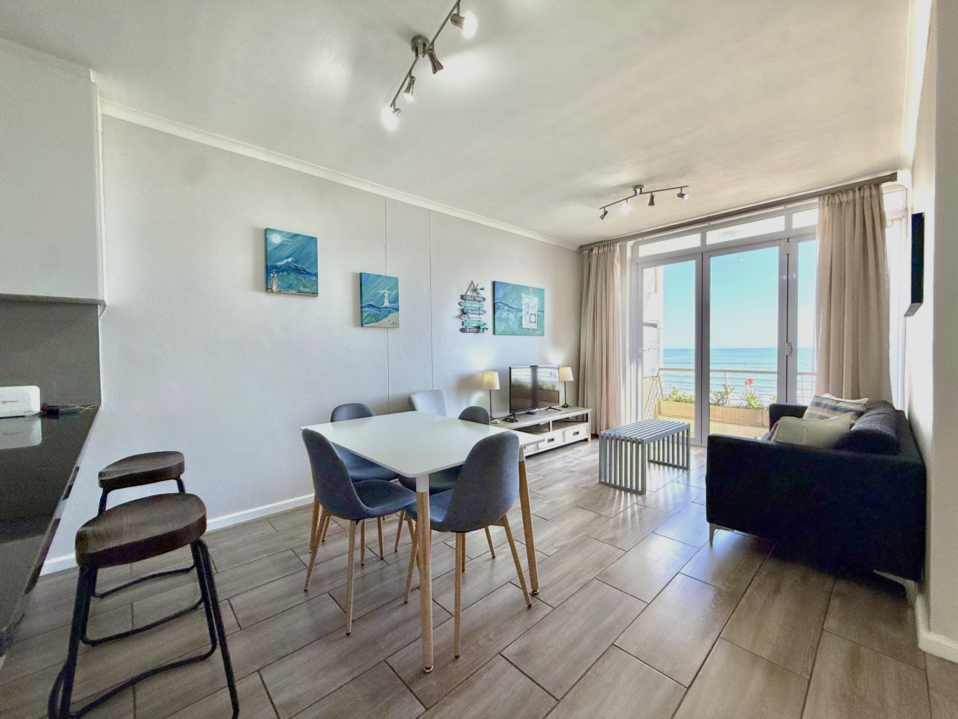 Apartment For Sale in Lagoon Beach, Milnerton