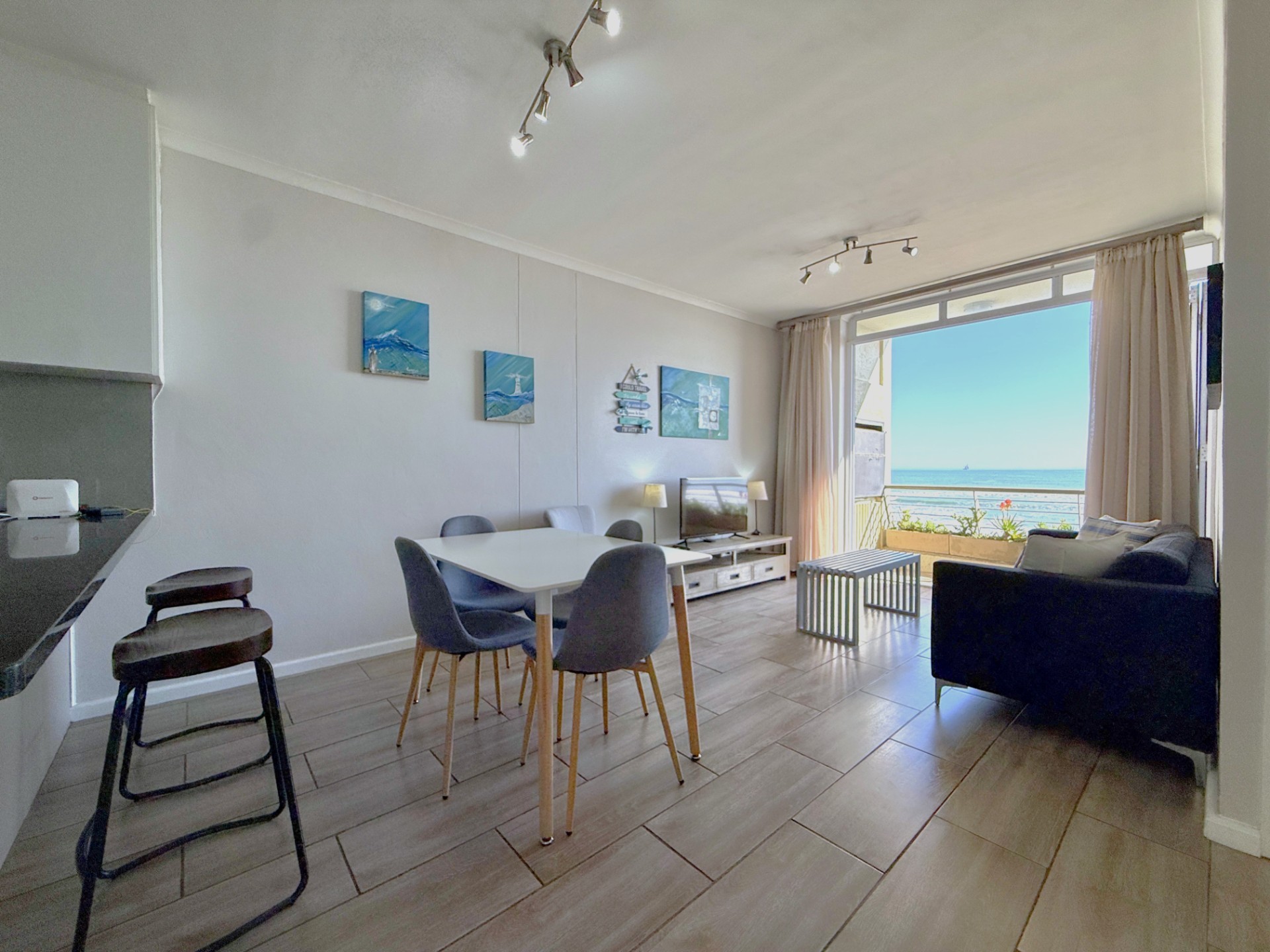 Apartment For Sale in Lagoon Beach, Milnerton