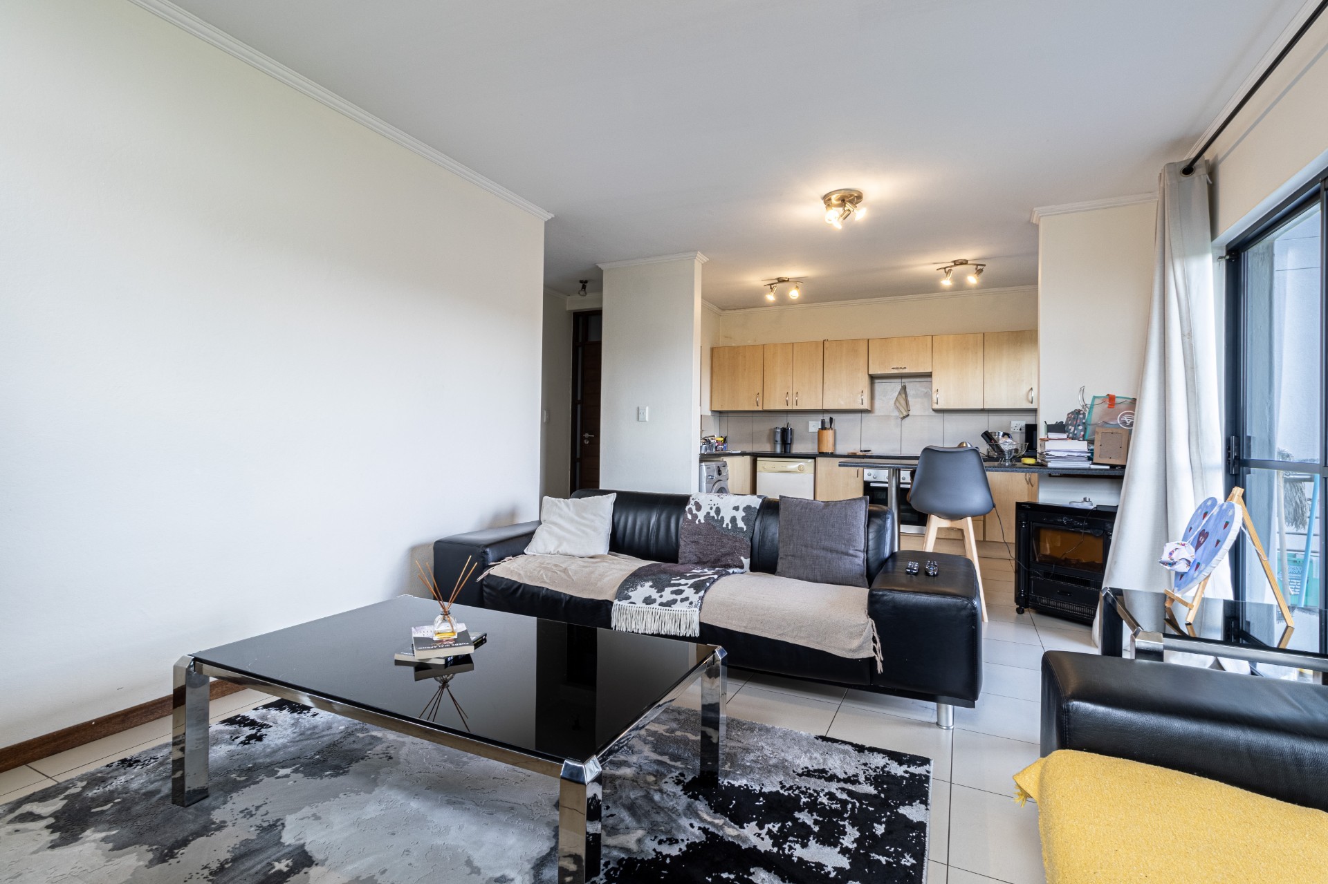 Modern 2-Bedroom Apartment with Golf Course Views in Jackal Creek
