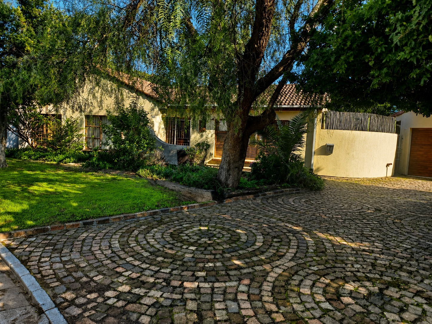 Spacious Family Living on a Large 1,081 m² Stand in the Highly Desirable Hoogstede, Brackenfell