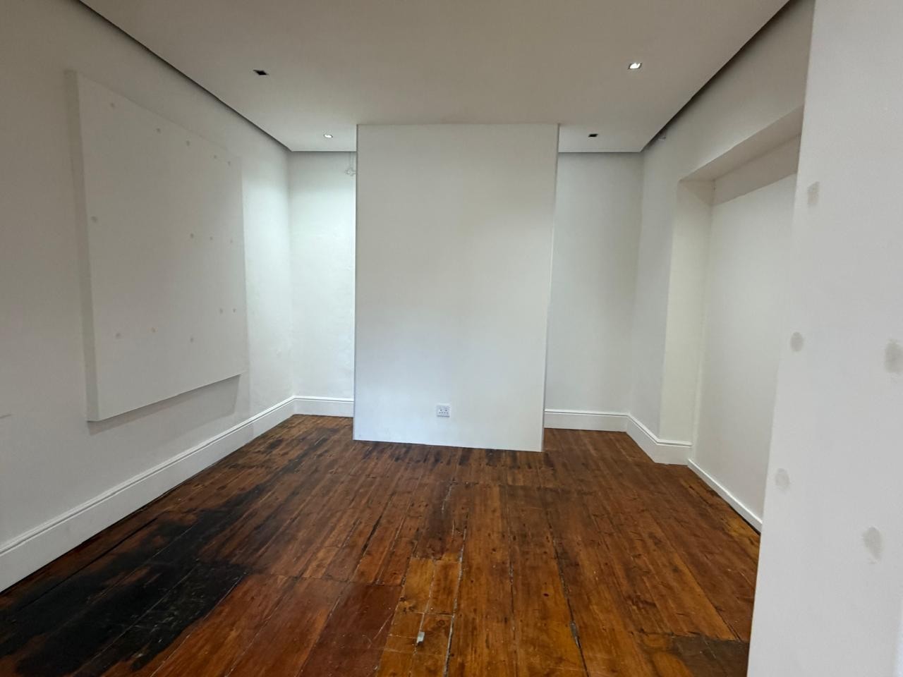 Retail Property To Rent in Cape Town City Centre, Cape Town
