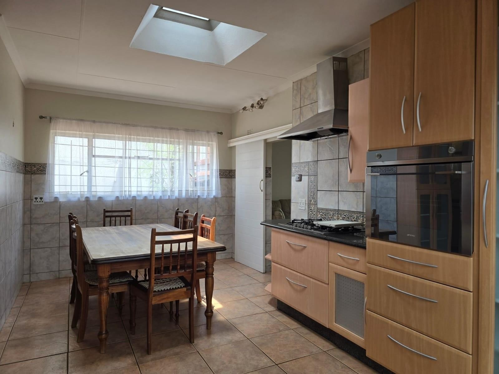 Secure Cottage to rent in Glen Marais, Utilities Included