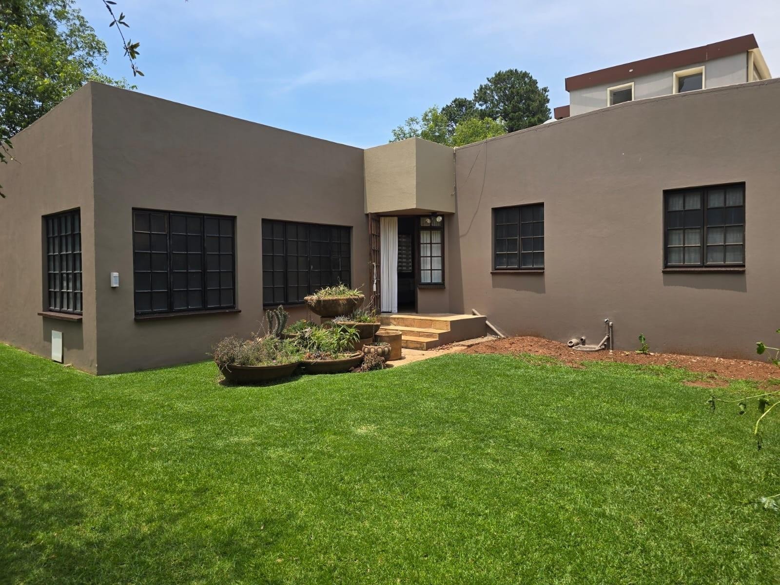 Secure Cottage to rent in Glen Marais, Utilities Included