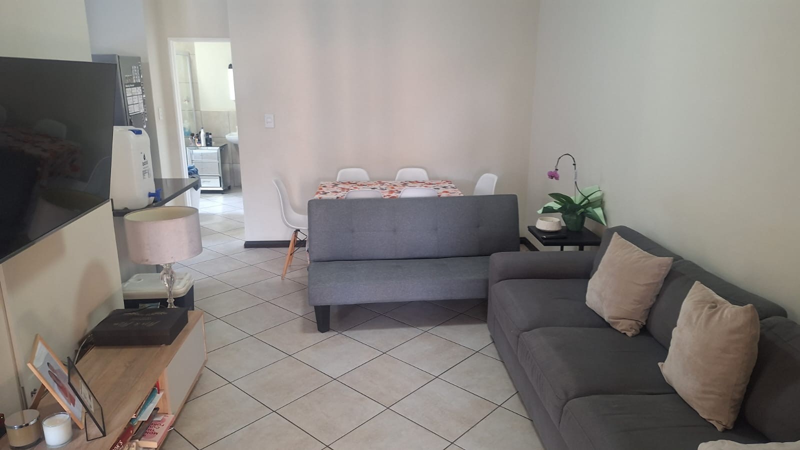 Modern, Secure Lock-Up-and-Go in Malibu Manor- To Rent at R8100 per Month