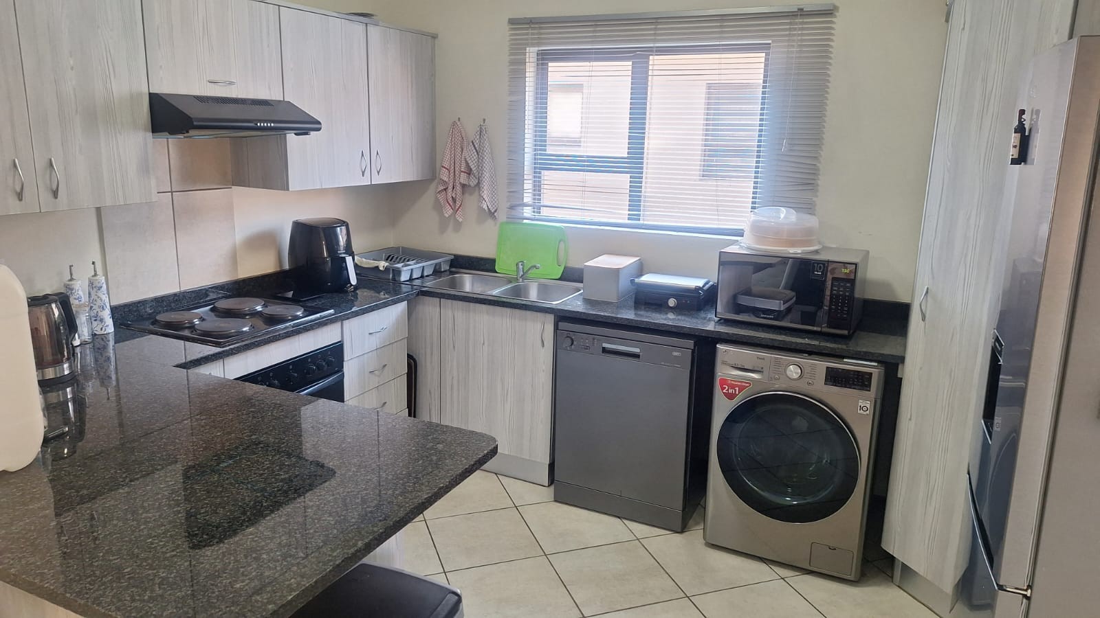 Modern, Secure Lock-Up-and-Go in Malibu Manor- To Rent at R8100 per Month
