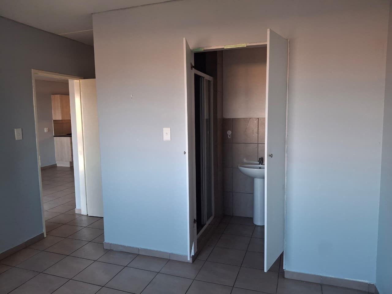 Apartment for sale in Albertsdal, Alberton, 129 Block 19 (1st floor), The Pines, 84 Eekhoring, Albertsdal, Alberton, Gauteng, 83 m²