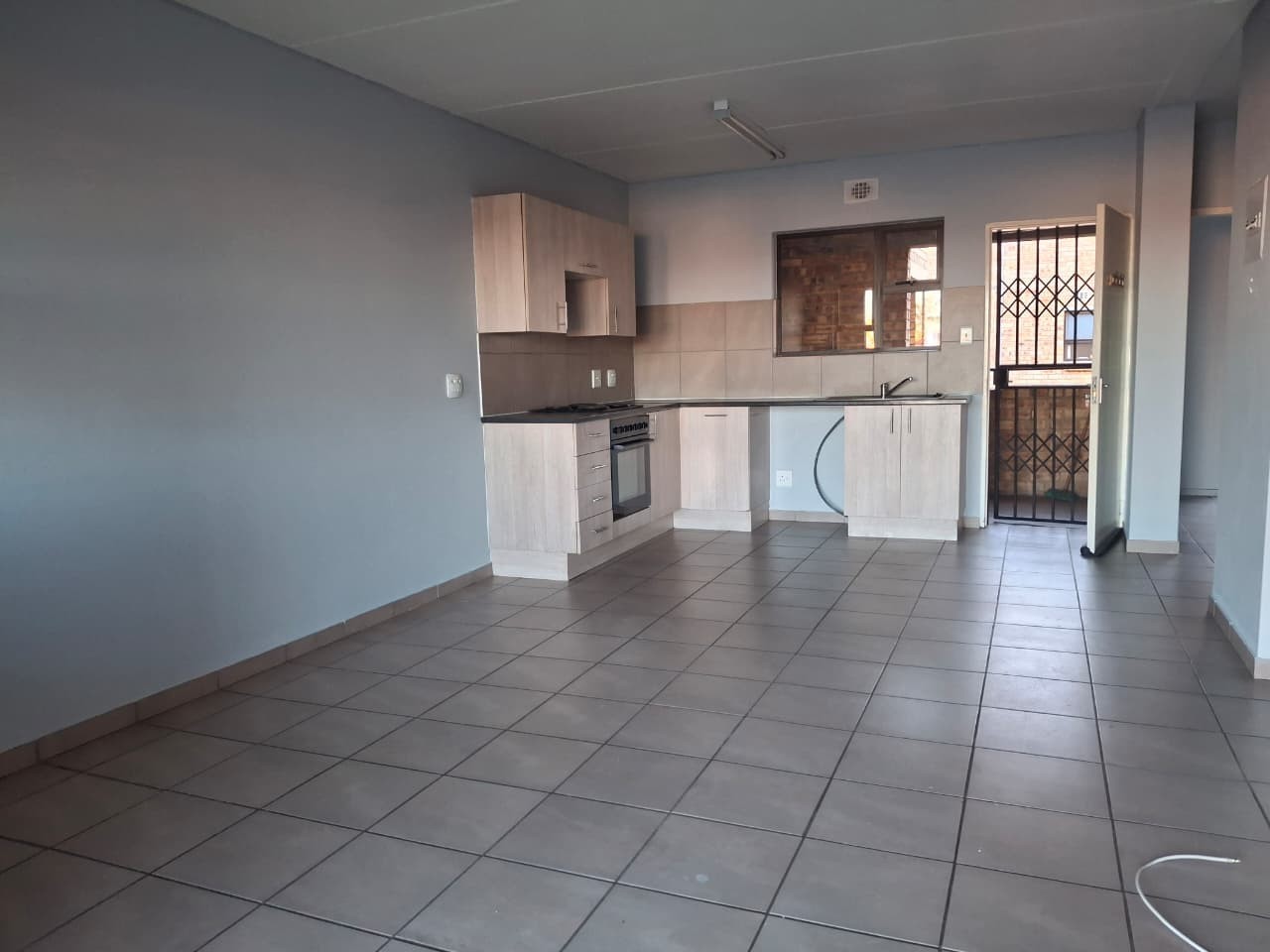 Apartment For Sale in Albertsdal, Alberton