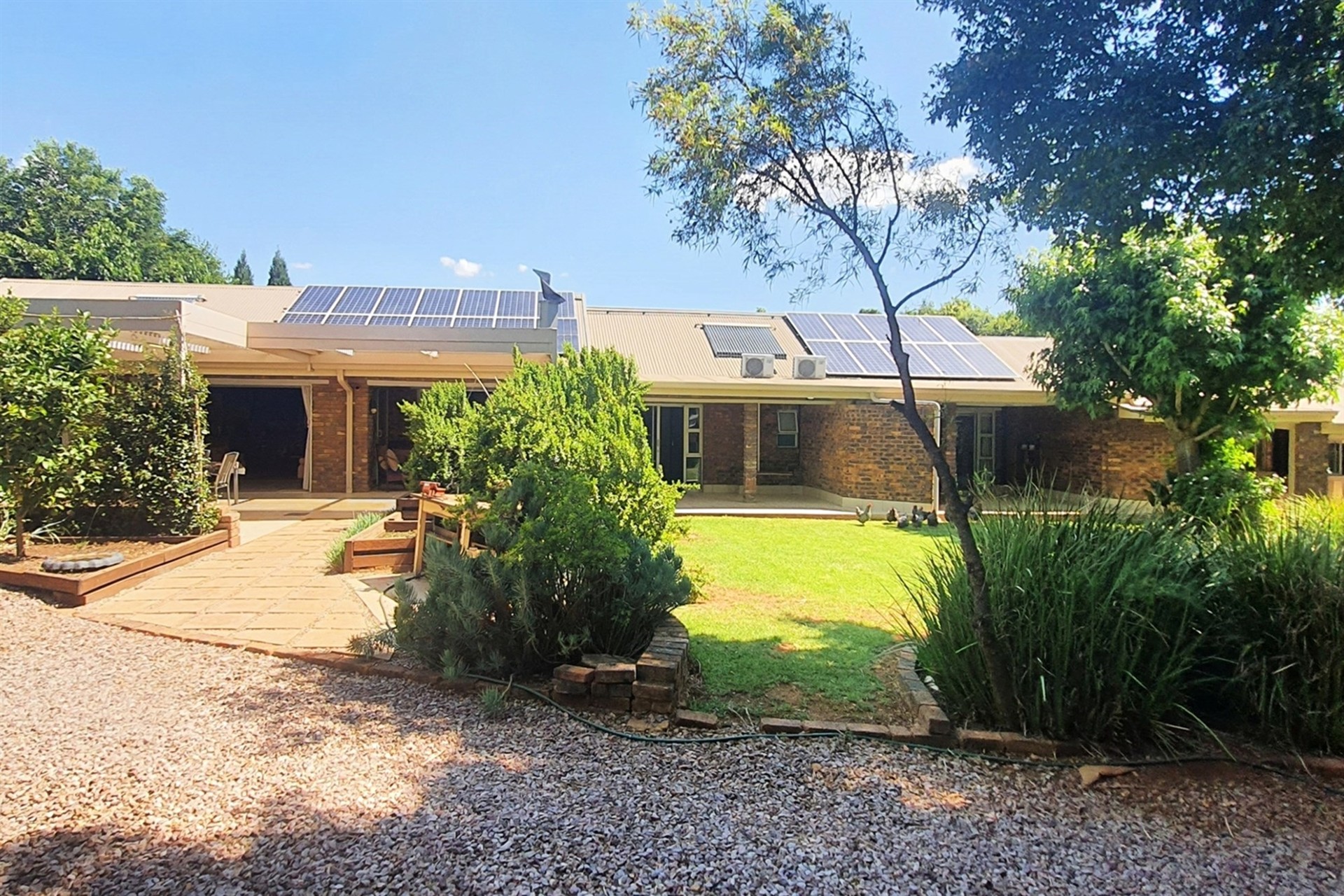 Mooikloof Equestrian Estate Family Home with Flatlet, Solar, Borehole and 5 Garages