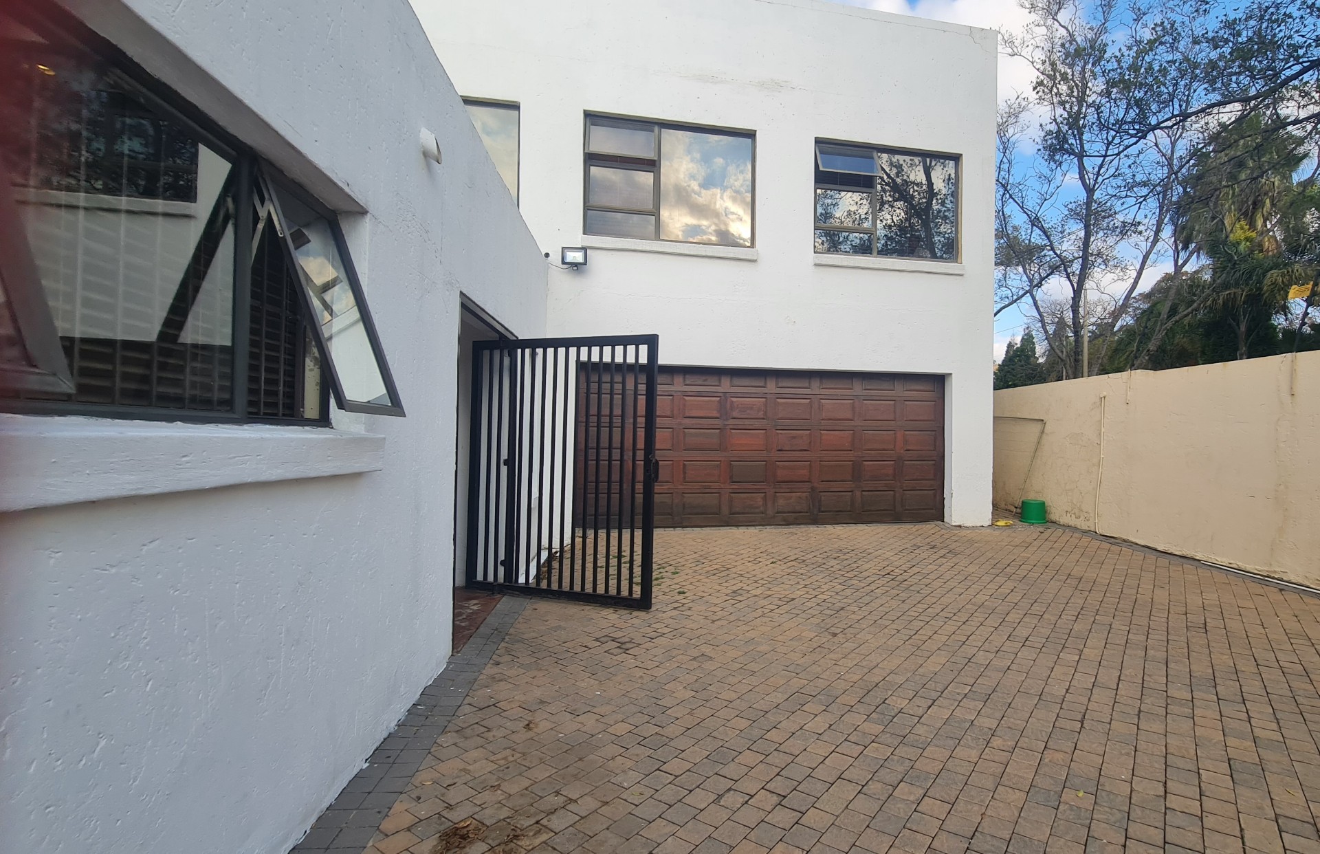 Fantastic opportunity to recreate a lovely home in sought after suburb