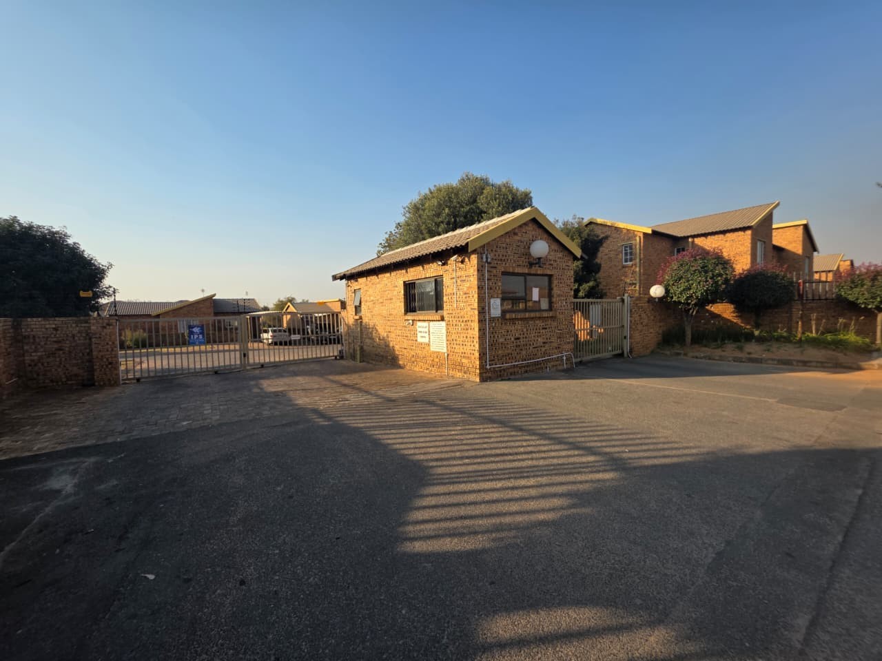 Apartment For Sale in Erand Gardens Midrand Gauteng
