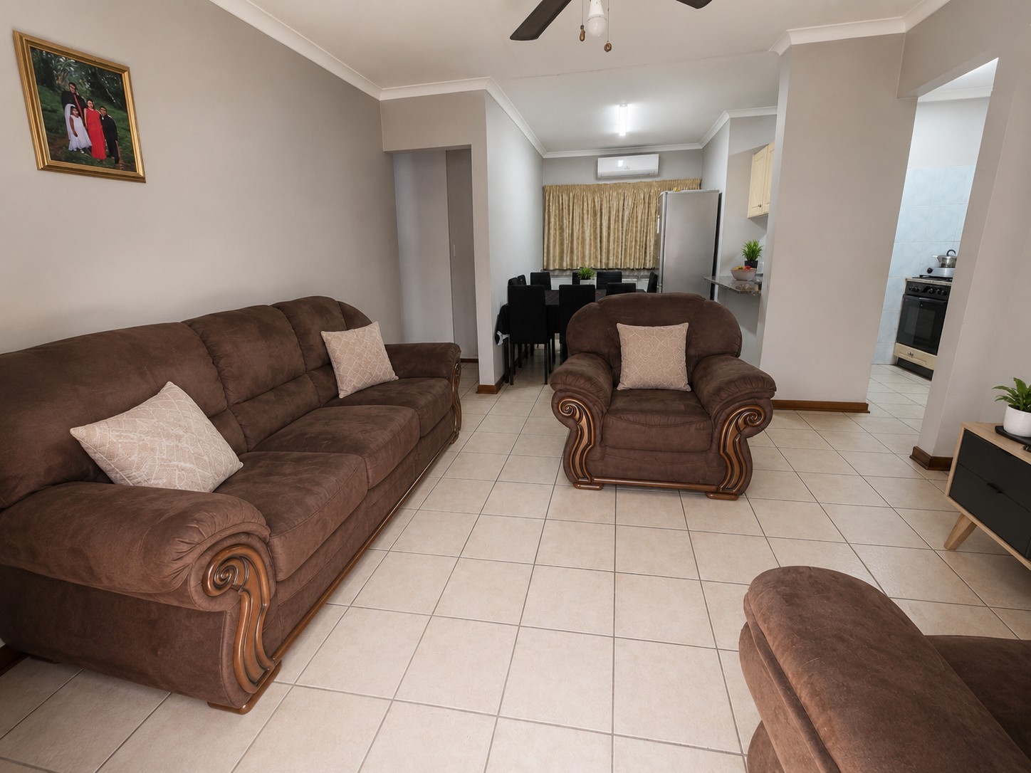 2 Bedroom simplex for sale in the heart of Meerensee