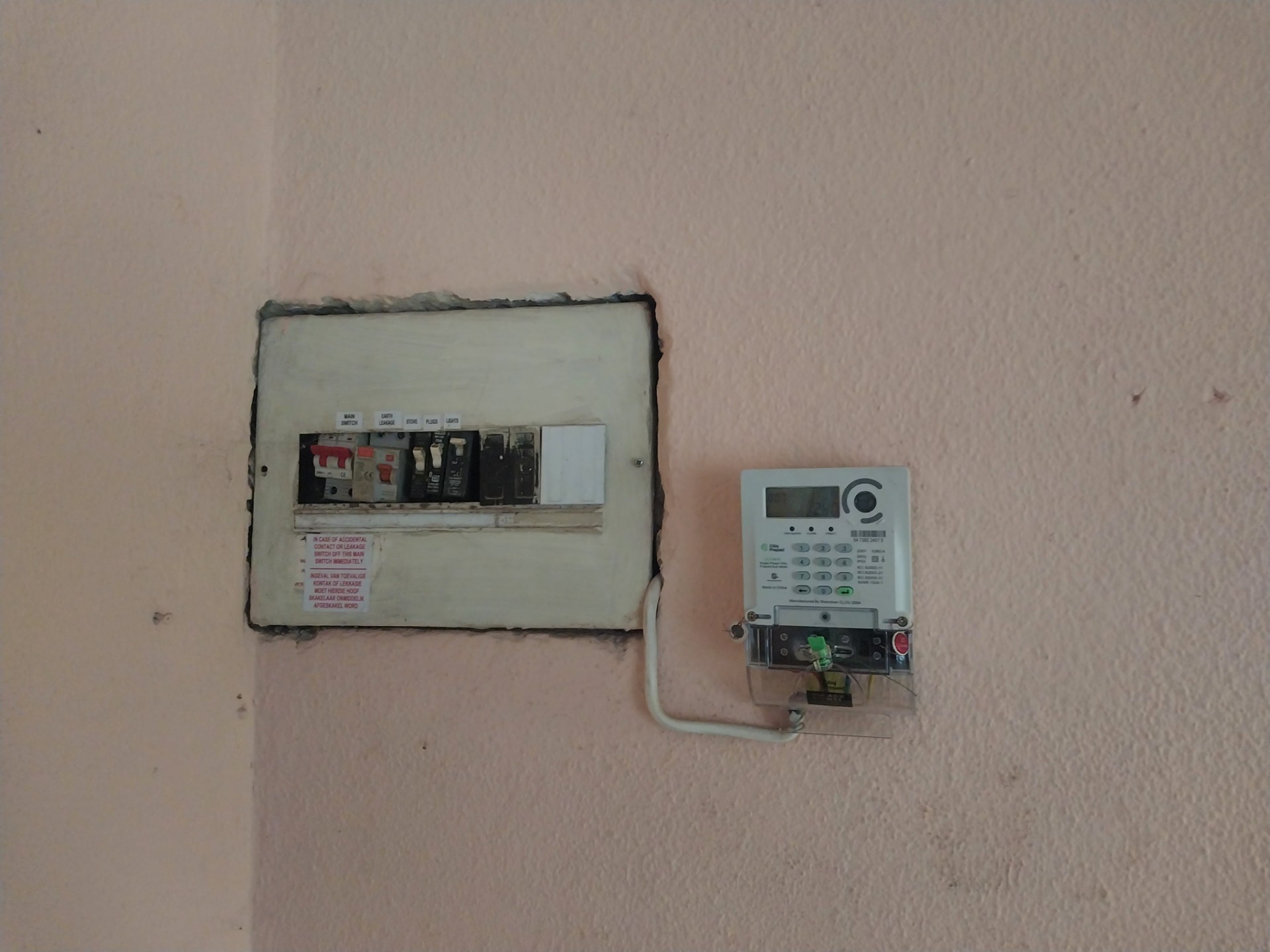 1 Room To Rent in Emdeni, Soweto