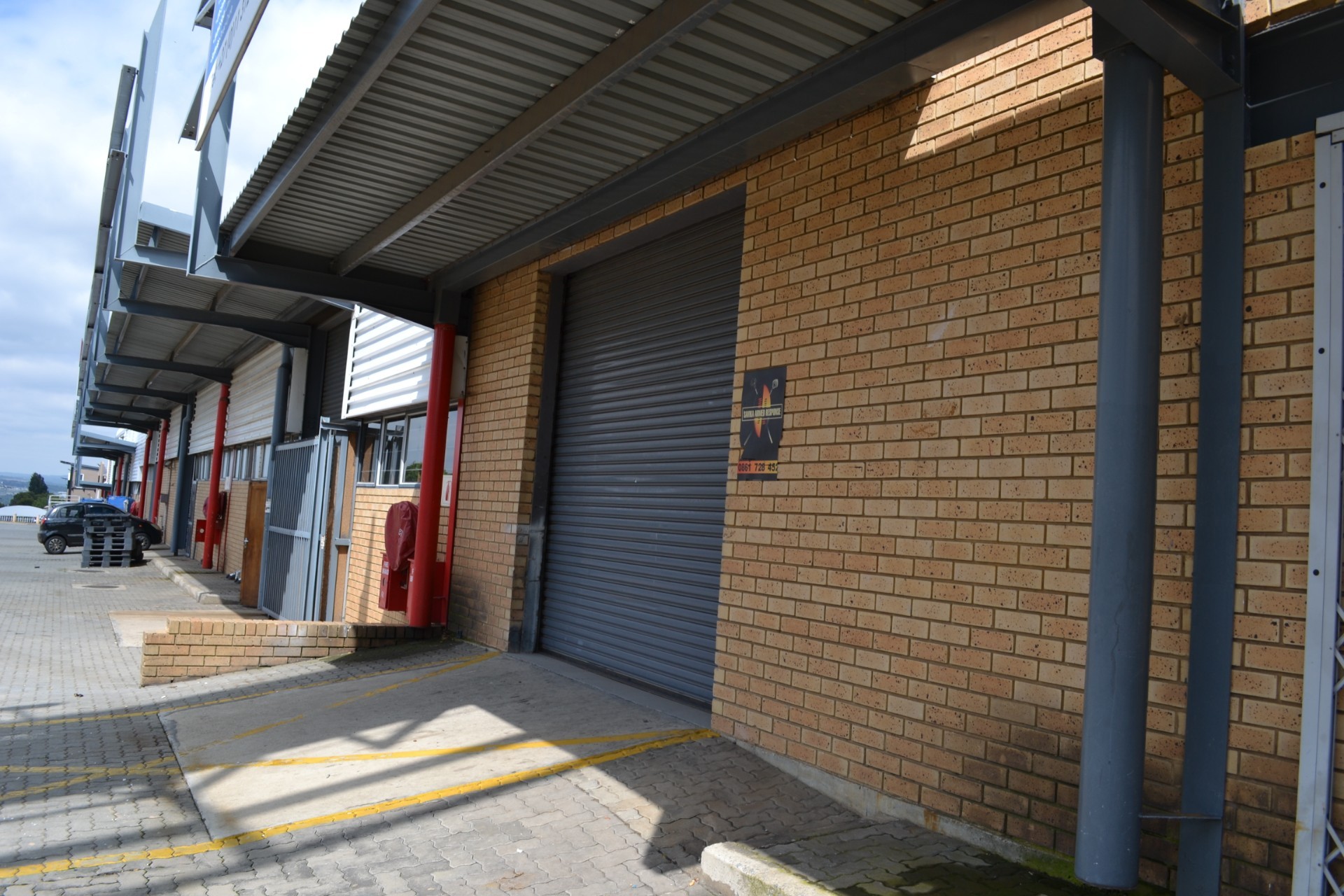 MNI UNIT IN CAPITAL HILL PARK, 328 SQM, IN SOUGHT AFTER, SECURE, AND POPULAR PARK.