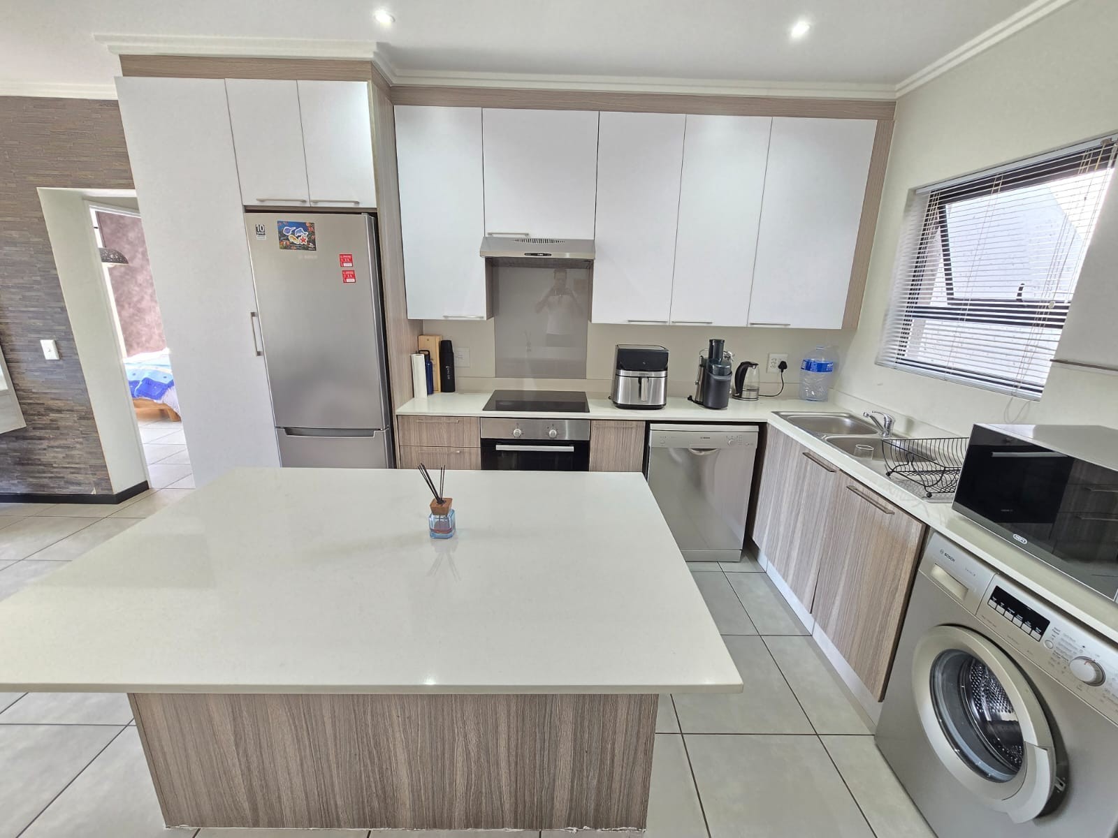 Modern Semi-Furnished 2 Bed, 2 Bath Apartment in Ventura Estate Craigavon Fourways