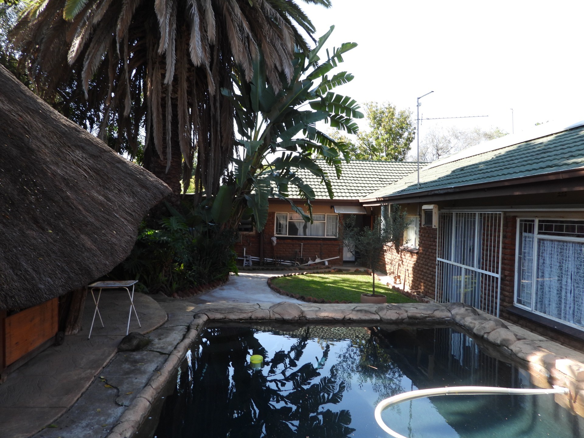 House with flatlet for sale in quiet area