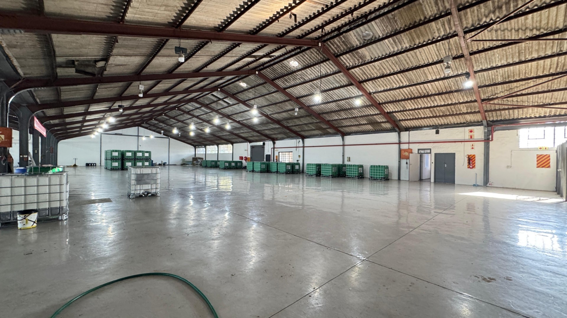 TO LET in Epping 1,250sqm Warehouse/ Offices 800 Amps Three-Phase Power