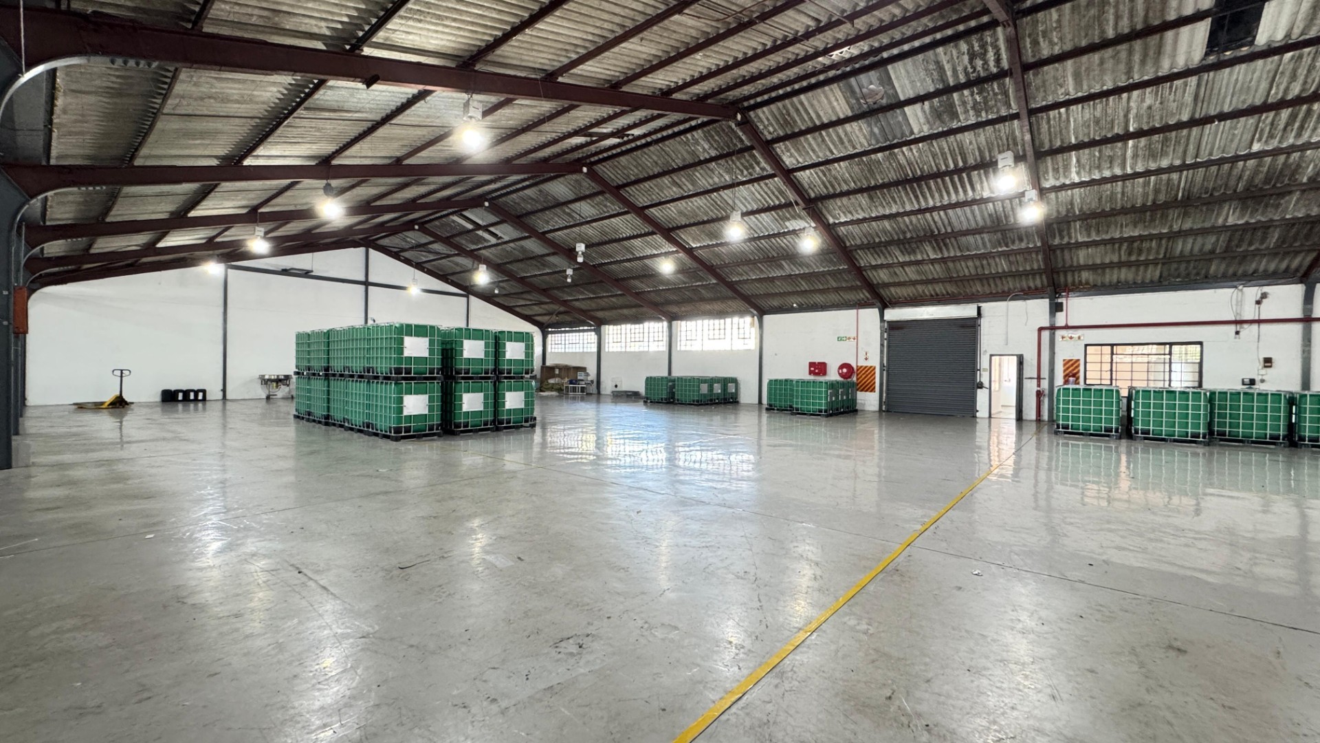 TO LET in Epping 1,250sqm Warehouse/ Offices 800 Amps Three-Phase Power