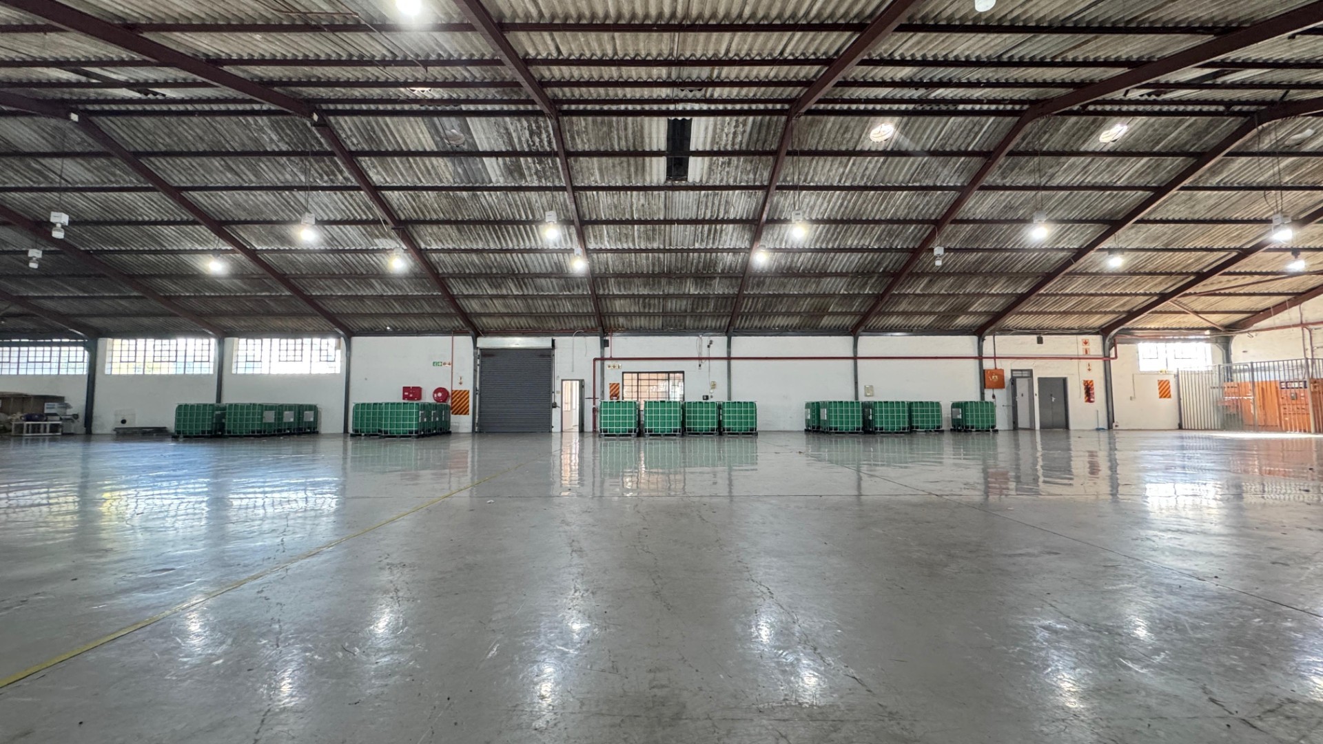 TO LET in Epping 1,250sqm Warehouse/ Offices 800 Amps Three-Phase Power