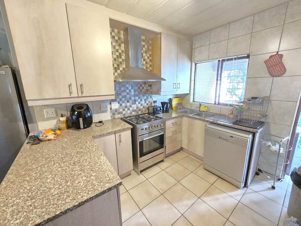 2 bed groundfloor Apartment For Sale in Jukskei Park, Randburg
