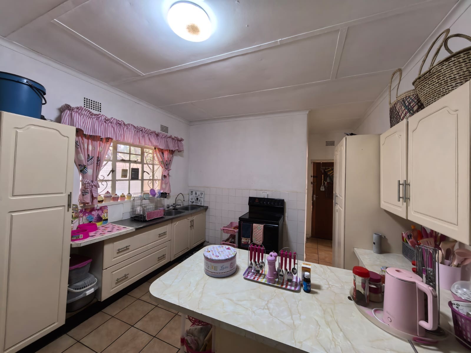 Where Character Meets Convenience: Your Dream Family Home in Herlear, Kimberley
