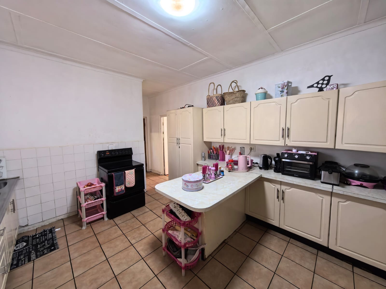 Where Character Meets Convenience: Your Dream Family Home in Herlear, Kimberley